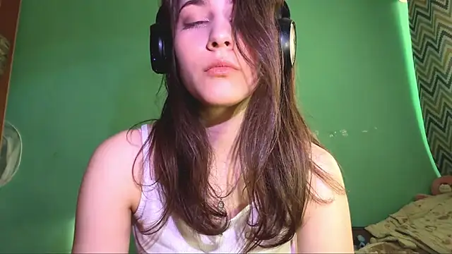 Marywalce online show from 04-11-26, 01:37