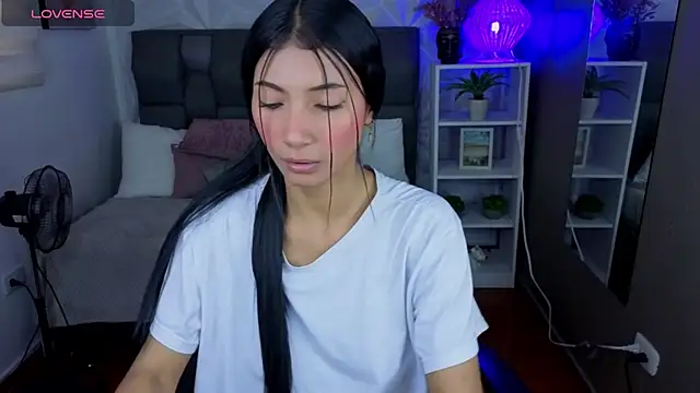 Perlaa moon  online show from 07-07-26, 06:56