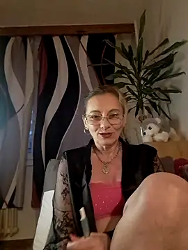 Blond lady czech online show from 04-18-26, 06:23