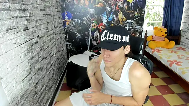Snapshot of sebas_jusa chatting on 07-18-26, 01:04 sebas jusa online show from 07-18-26, 01:04