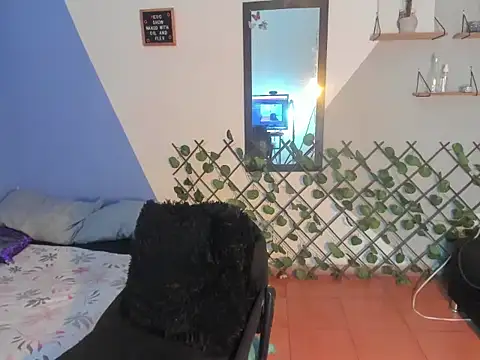 Snapshot of MilaValentine chatting on 04-13-26, 07:52 MilaValentine online show from 04-13-26, 07:52