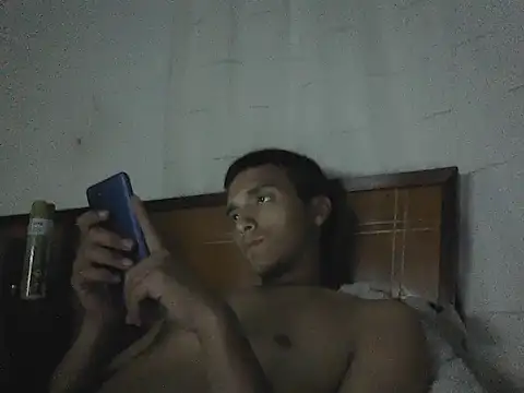 Me1L4Zqu1 online show from 06-26-26, 10:47