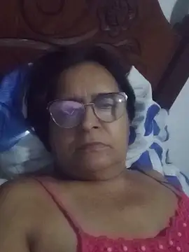 Snapshot of PienCanela chatting on 06-14-26, 04:03 PienCanela online show from 06-14-26, 04:03