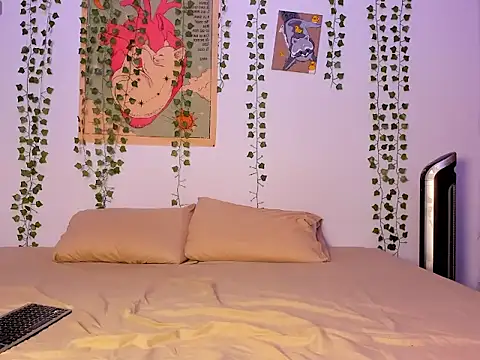 Snapshot of JaxJinx chatting on 04-14-26, 12:38 JaxJinx online show from 04-14-26, 12:38