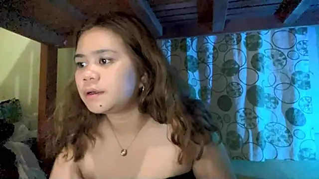 Snapshot of ElodiaSebourn chatting on 04-13-26, 02:22 ElodiaSebourn online show from 04-13-26, 02:22