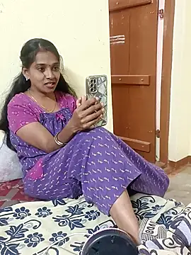 Snapshot of couple_m69f chatting on 04-11-26, 10:30 couple m69f online show from 04-11-26, 10:30