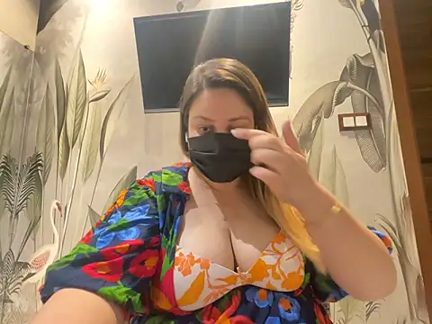 kavyasingh36 online show from 04-20-26, 03:37