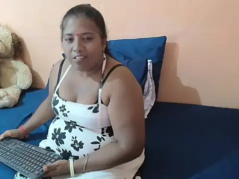 Snapshot of _IndianDiamond4u_ chatting on 04-11-26, 07:18 IndianDiamond4u online show from 04-11-26, 07:18