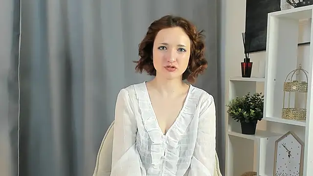 Snapshot of EvieEacho chatting on 04-12-26, 12:21 EvieEacho online show from 04-12-26, 12:21