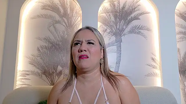 Camila Noer online show from 04-23-26, 01:13