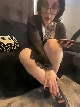 Snapshot of AmalaHexx chatting on 04-12-26, 10:48 AmalaHexx online show from 04-12-26, 10:48