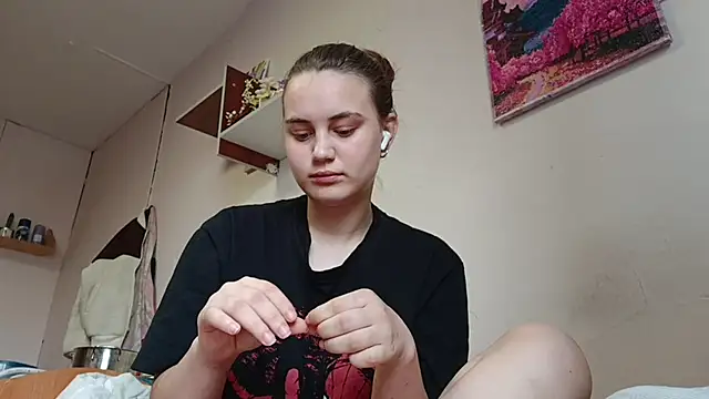 RoxanneStuard online show from 04-14-26, 09:04