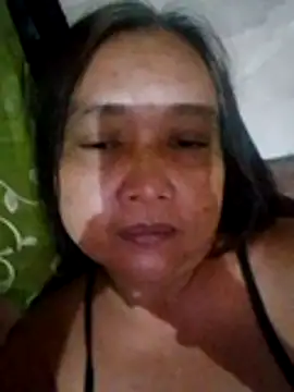 Snapshot of jeanyummytits chatting on 05-10-26, 02:55 jeanyummytits online show from 05-10-26, 02:55