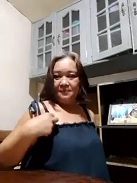 Snapshot of jeanyummytits chatting on 05-14-26, 02:46 jeanyummytits online show from 05-14-26, 02:46
