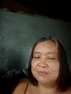 Snapshot of jeanyummytits chatting on 05-21-26, 11:12 jeanyummytits online show from 05-21-26, 11:12