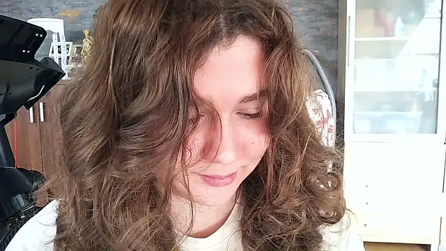 AmeliFoxi online show from 04-26-26, 12:25