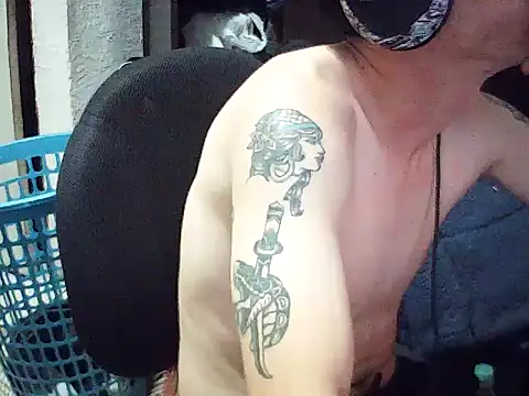 Snapshot of Antwan-Oliveiras chatting on 04-12-26, 10:09 Antwan-Oliveiras online show from 04-12-26, 10:09