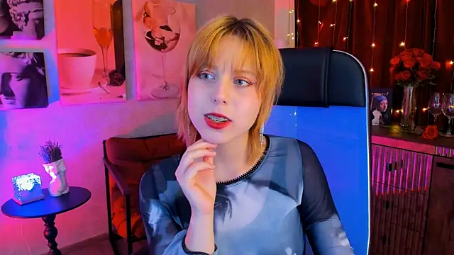 VivienneHebert online show from 04-19-26, 09:52