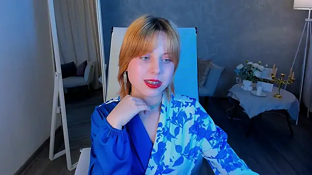 VivienneHebert online show from 04-25-26, 01:41