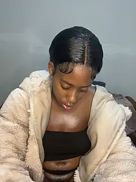 petite bee online show from 07-06-26, 02:19