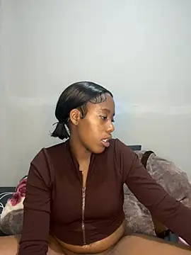 petite bee online show from 07-07-26, 04:26