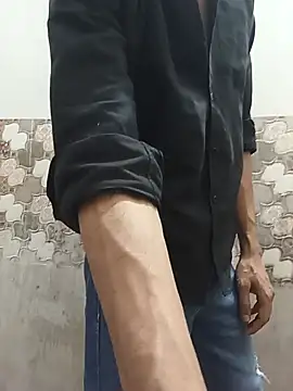 Snapshot of itsmemadhu2019 chatting on 05-18-26, 02:01 itsmemadhu2019 online show from 05-18-26, 02:01