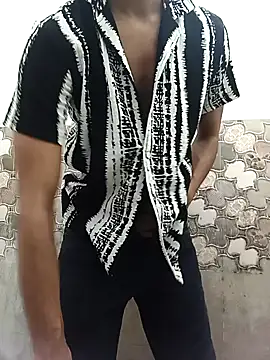 Snapshot of itsmemadhu2019 chatting on 05-23-26, 01:04 itsmemadhu2019 online show from 05-23-26, 01:04