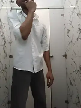 Snapshot of itsmemadhu2019 chatting on 05-27-26, 12:46 itsmemadhu2019 online show from 05-27-26, 12:46