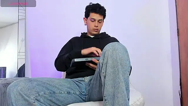 elijah stoone online show from 04-16-26, 01:12