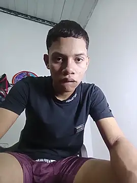 Snapshot of curious_straight_guy chatting on 04-16-26, 02:23 curious straight guy online show from 04-16-26, 02:23