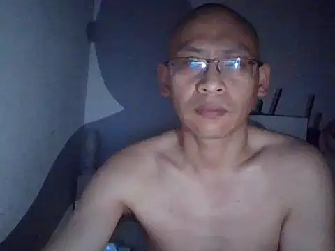 Snapshot of benly118 chatting on 04-15-26, 01:18 benly118 online show from 04-15-26, 01:18