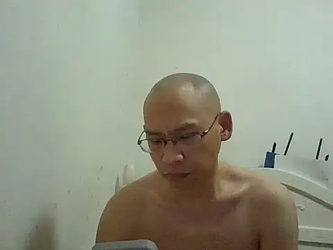Snapshot of benly118 chatting on 05-01-26, 12:10 benly118 online show from 05-01-26, 12:10