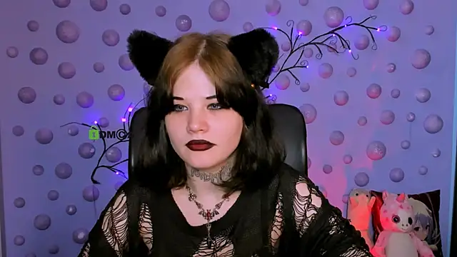 nikki kiss  online show from 05-28-26, 08:44