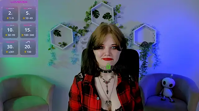 Snapshot of nikki_kiss_ chatting on 07-06-26, 08:33 nikki kiss online show from 07-06-26, 08:33
