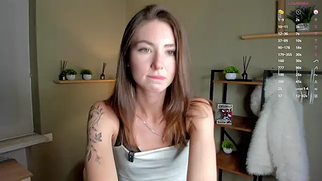 Snapshot of Peaches_Peaches chatting on 06-06-26, 04:44 Peaches Peaches online show from 06-06-26, 04:44