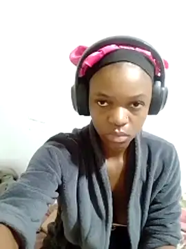 Snapshot of Sammmynoe chatting on 06-14-26, 08:00 Sammmynoe online show from 06-14-26, 08:00
