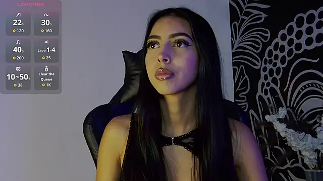Snapshot of Mia_Gloww_ chatting on 04-22-26, 08:10 Mia Gloww online show from 04-22-26, 08:10