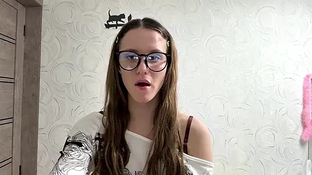 NIkaSarling13 online show from 04-17-26, 03:04