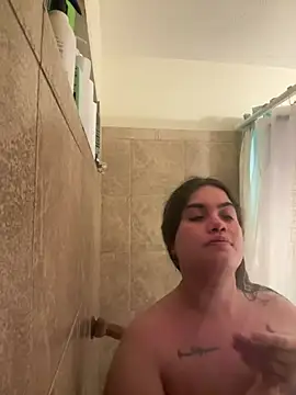 Islandmamita online show from 04-27-26, 04:10