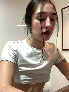 NickieCute- online show from 05-08-26, 07:30