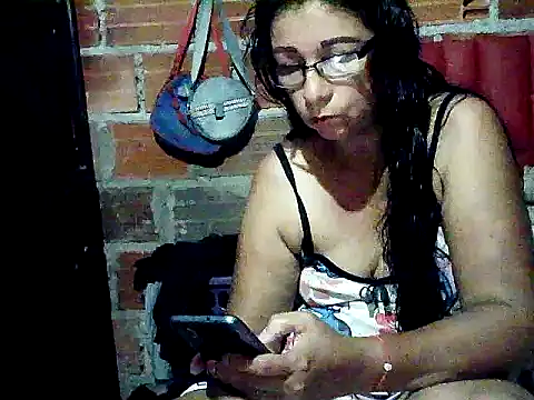 lola teem online show from 04-17-26, 04:37