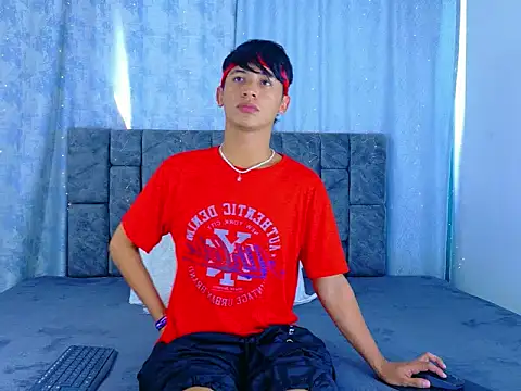 Snapshot of IhanKing chatting on 05-15-26, 06:59 IhanKing online show from 05-15-26, 06:59