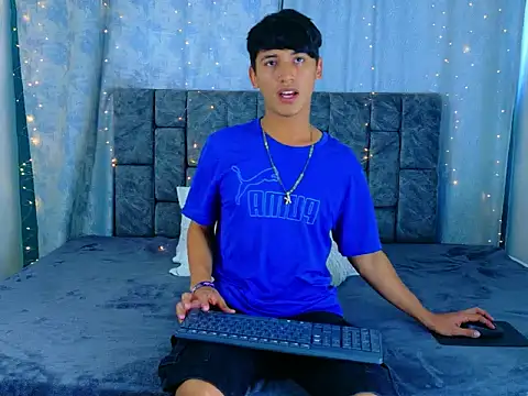 Snapshot of IhanKing chatting on 05-22-26, 07:30 IhanKing online show from 05-22-26, 07:30