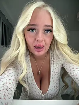 Snapshot of Vanillaheavennn chatting on 04-15-26, 07:58 Vanillaheavennn online show from 04-15-26, 07:58