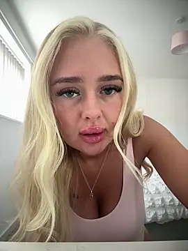 Snapshot of Vanillaheavennn chatting on 04-16-26, 11:55 Vanillaheavennn online show from 04-16-26, 11:55