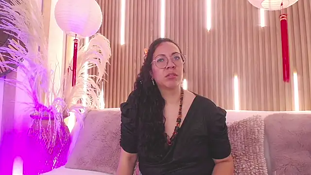 Velvet Curly online show from 05-29-26, 12:25