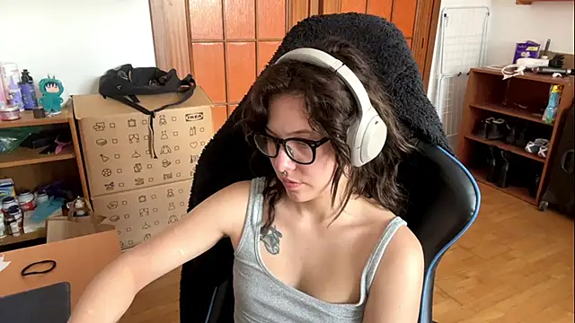 PillowPeachX online show from 05-30-26, 01:30