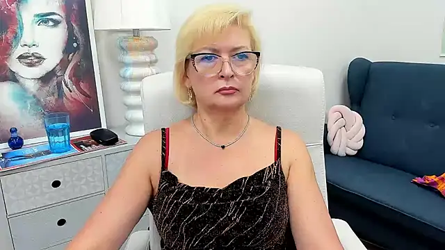 luna xfantasy online show from 07-17-26, 06:42