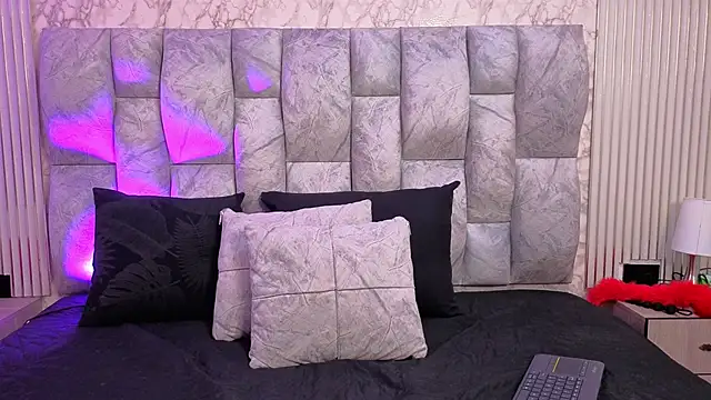 Thaliavegas online show from 04-15-26, 08:53