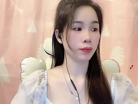 Luna3579 online show from 05-06-26, 07:24